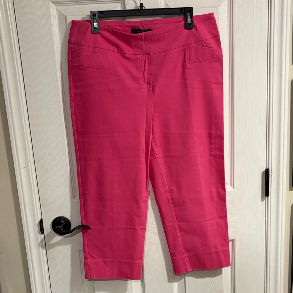 NWOT- Zac & Rachel Vibrant Pink Capris
